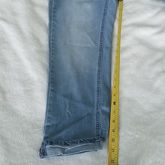 Soft Capri Denim - Picture 4 of 8